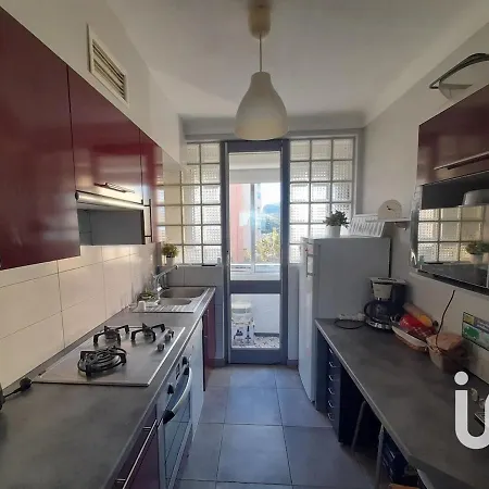 Sur Face A La Apartamento